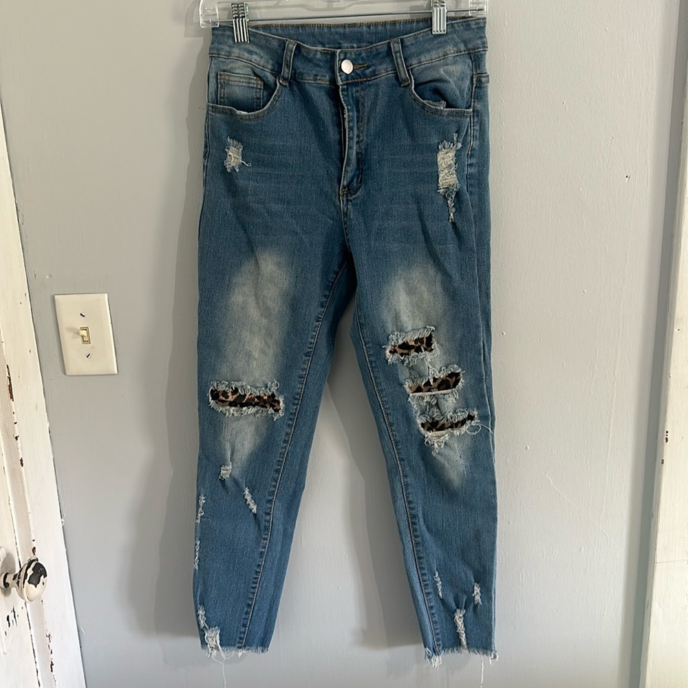 Super stretchy skinny jeans with cheetah print patching